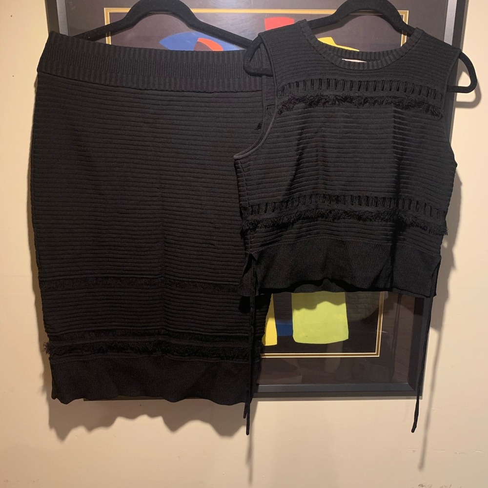 2 Piece Set - Picture 2 of 2